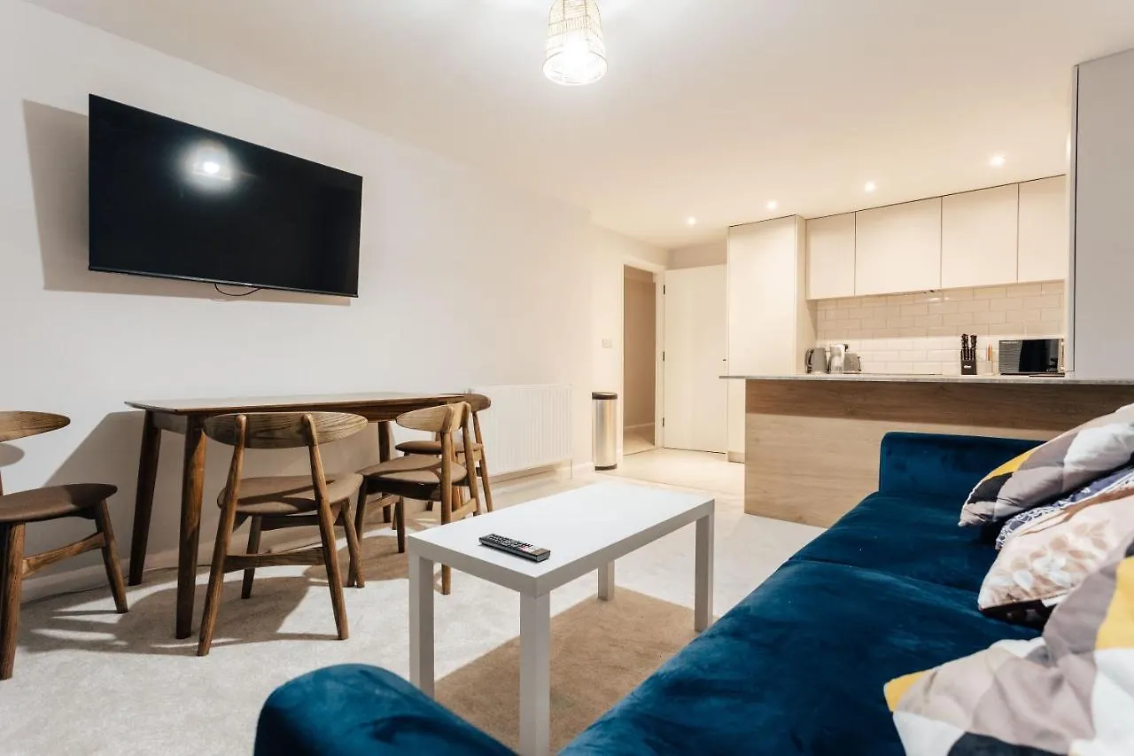Stunning 2 Bedroom Flat In Town Bournemouth