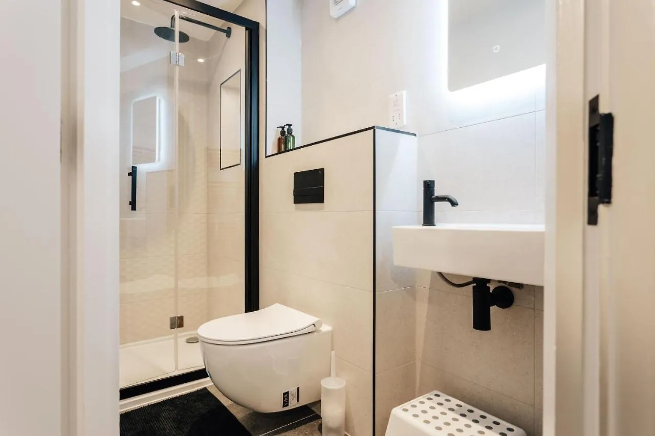 Stunning 2 Bedroom Flat In Town ボーンマス
