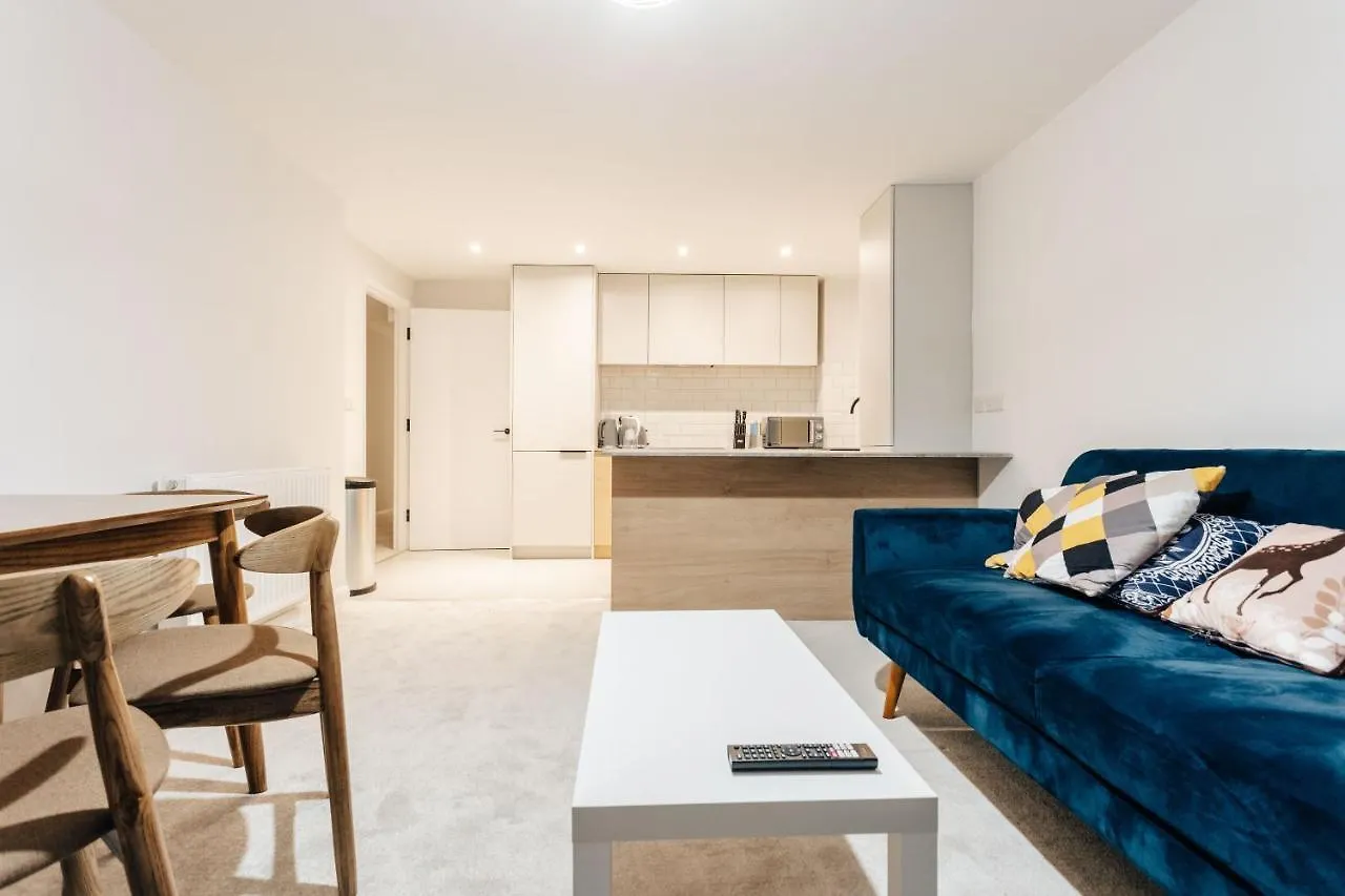 Stunning 2 Bedroom Flat In Town ボーンマス