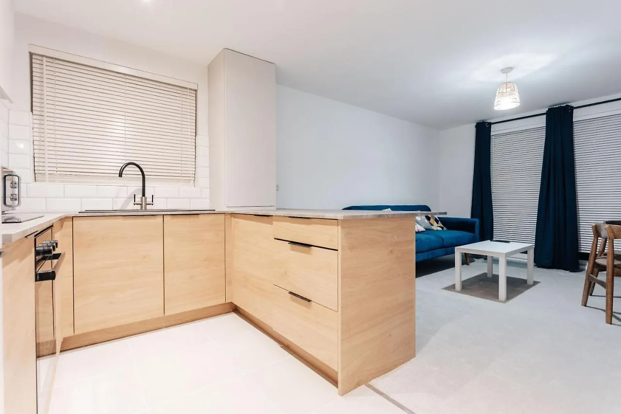 Stunning 2 Bedroom Flat In Town Bournemouth
