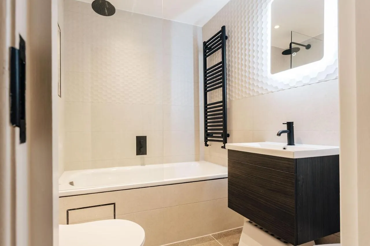 Stunning 2 Bedroom Flat In Town Bournemouth Apartman